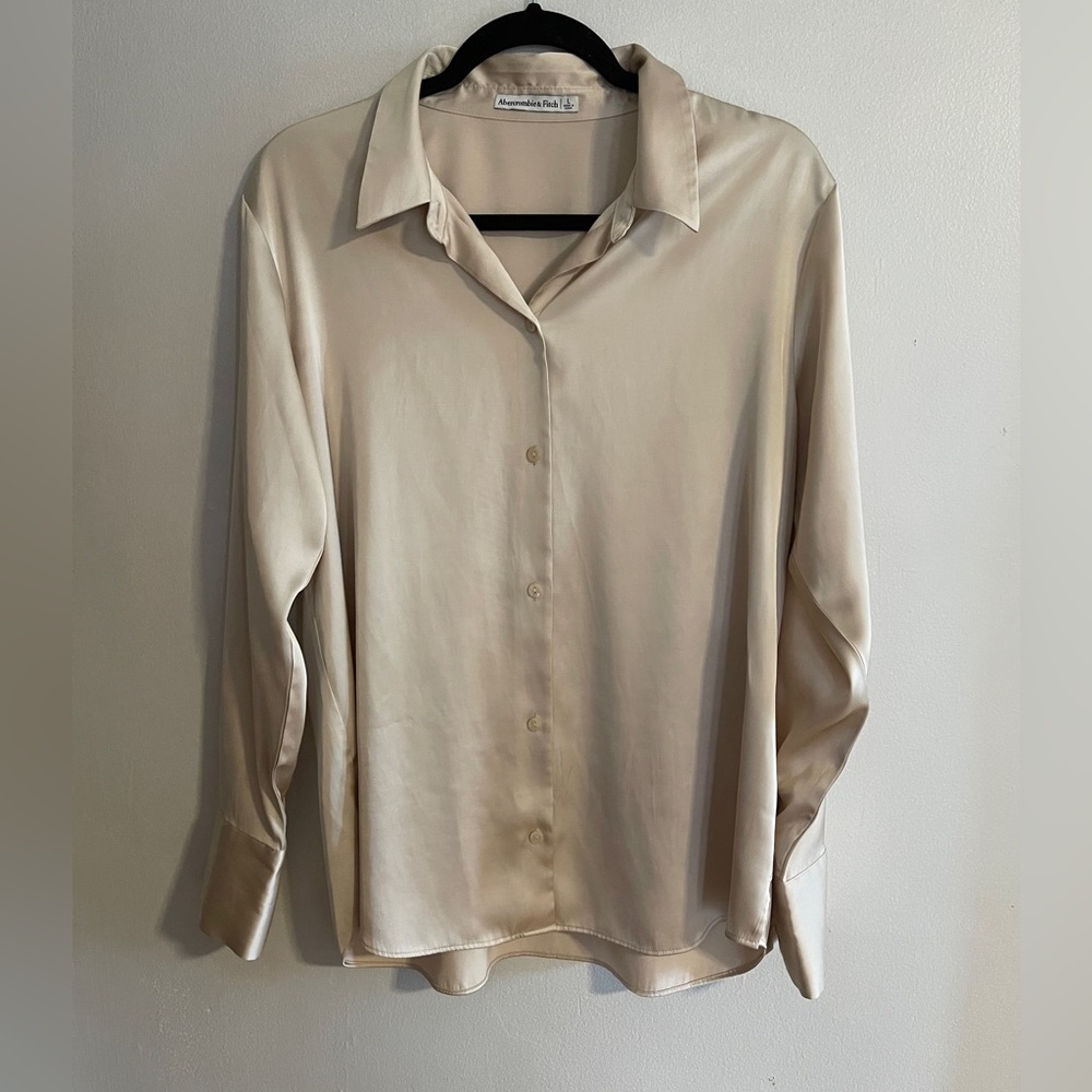 Beige/champagne Abercrombie & Fitch satin long sleeved button down shirt size L